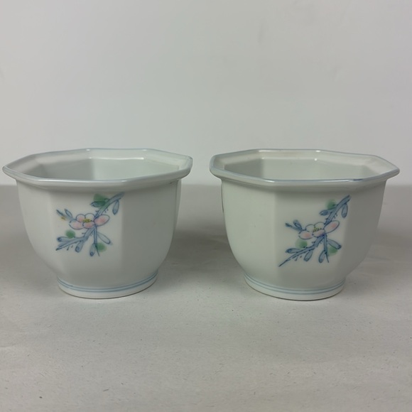 (2) Arita Ware Color of the Seasons Bowls White Blue Pink Flowers Japan pottery - Picture 5 of 10
